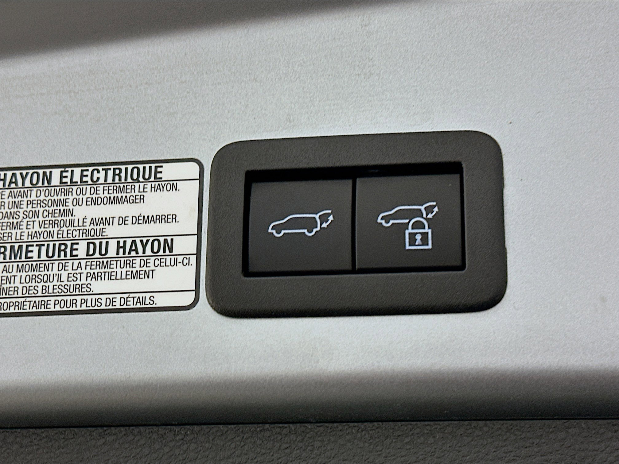 Used 2024 Toyota Corolla Cross XLE w/ Convenience Package image 32