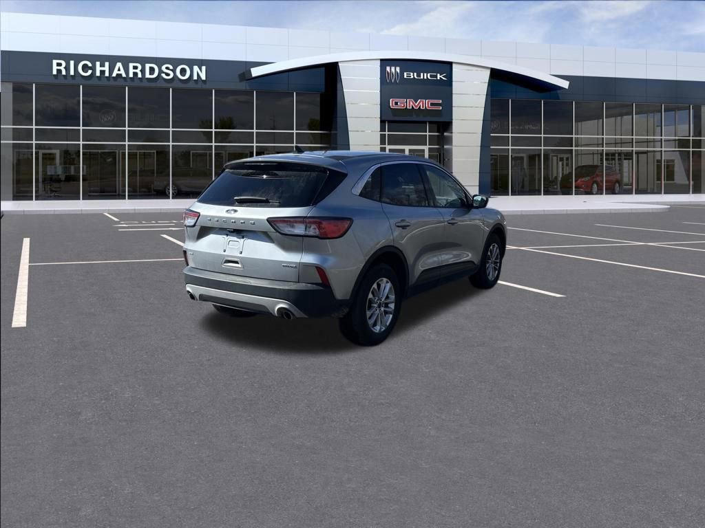 Used 2022 Ford Escape SE w/ Cold Weather Package image 5
