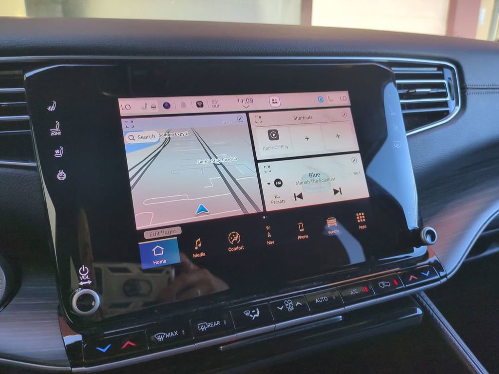 Used 2024 Jeep Wagoneer L Series III w/ Flexible Seating Group image 22