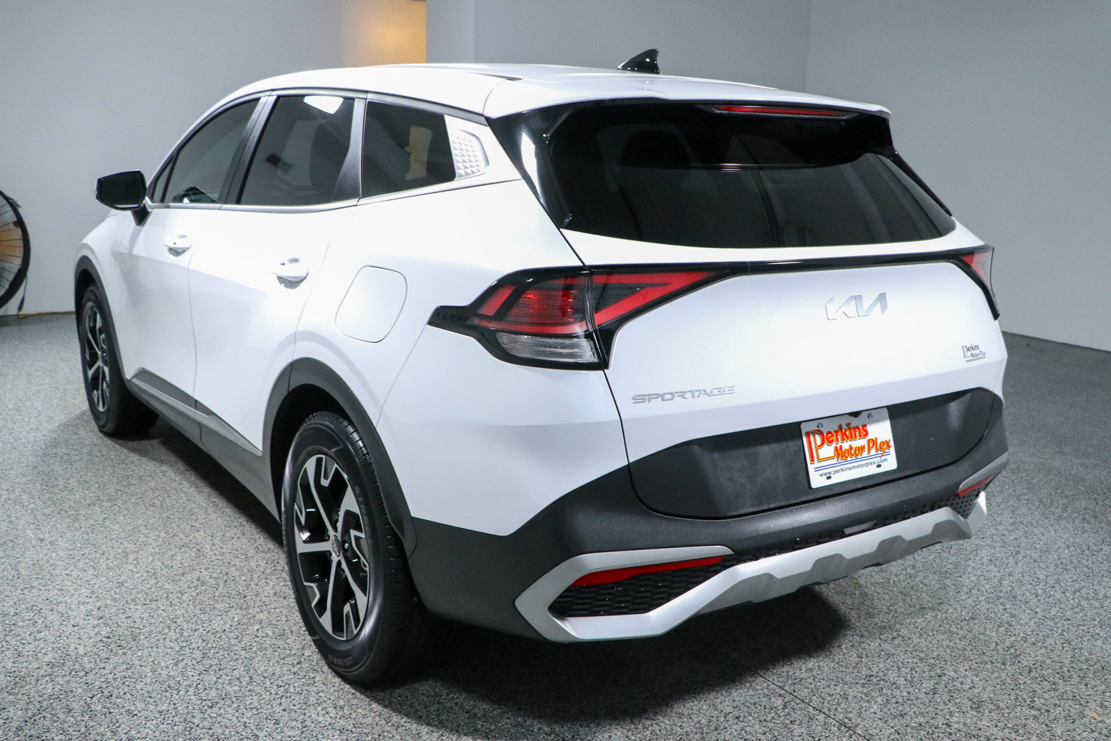 Used 2023 Kia Sportage EX FWD image 9