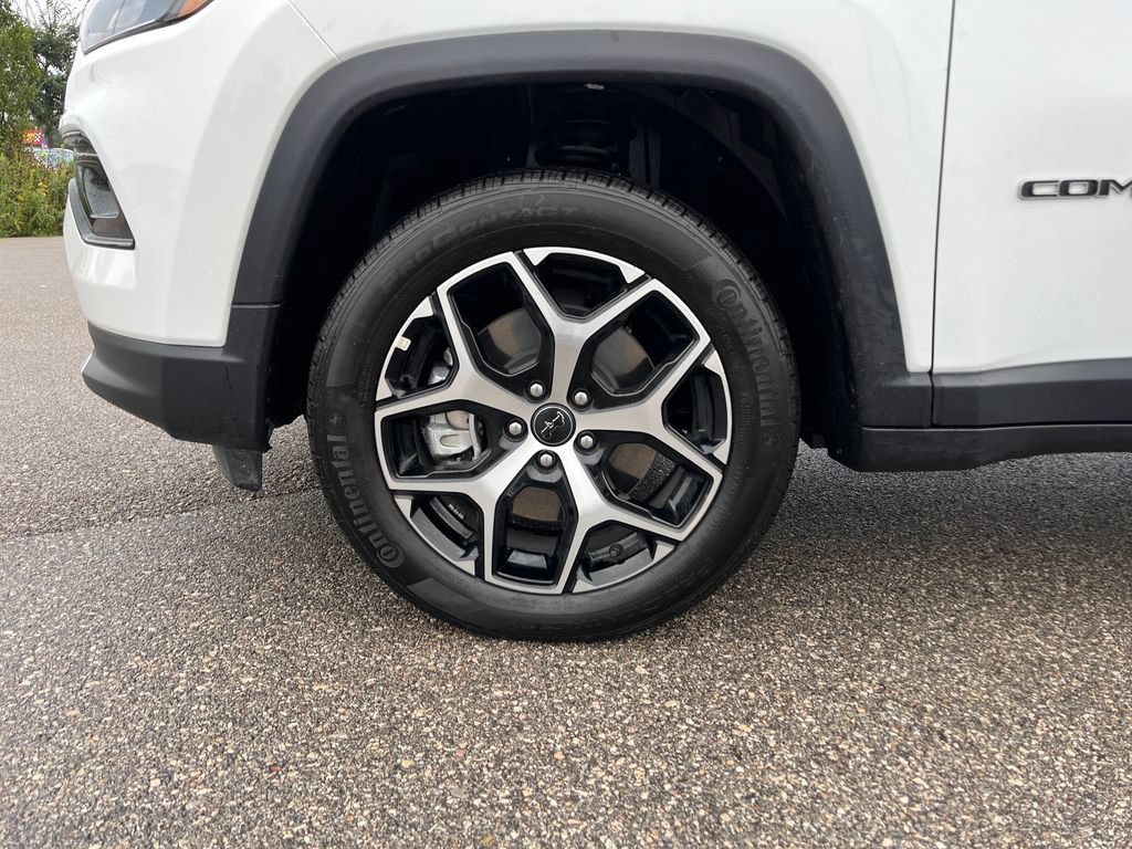 Used 2026 Jeep Compass Limited AWD/4WD image 29