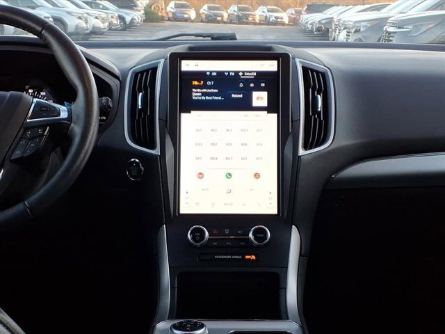 Used 2022 Ford Edge SEL w/ Convenience Package image 10