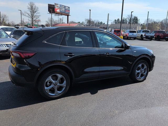 Used 2025 Ford Escape ST-Line image 16