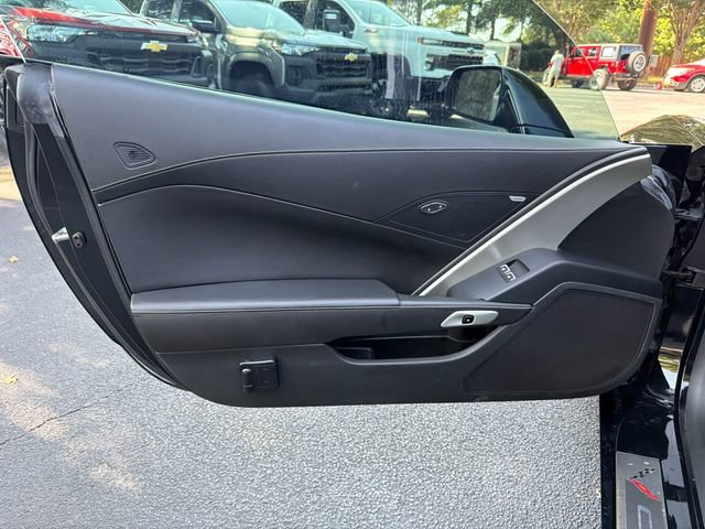 Used 2017 Chevrolet Corvette Stingray Coupe w/ 1LT RWD image 10