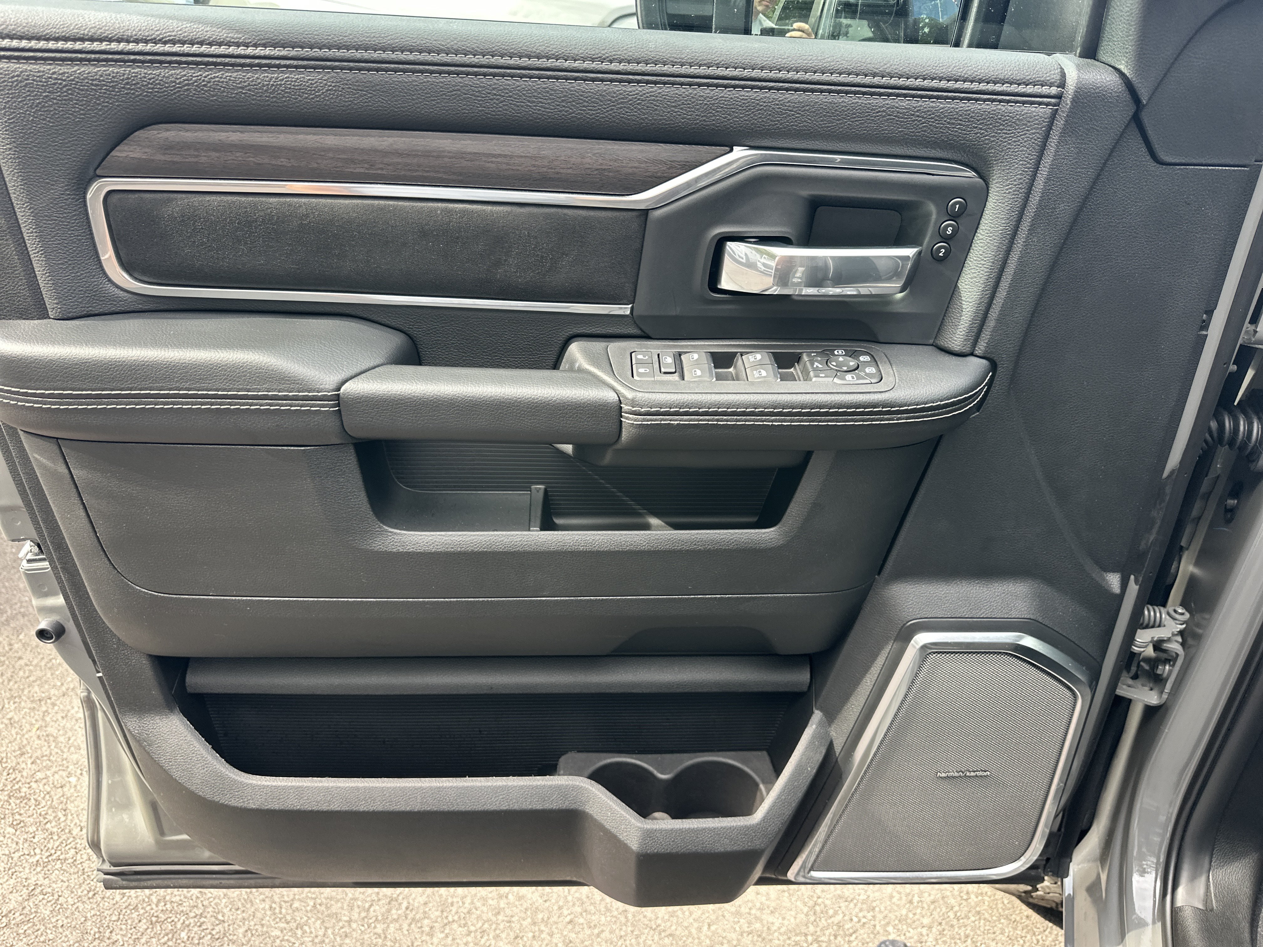 New 2027 RAM 2500 Laramie AWD/4WD image 33