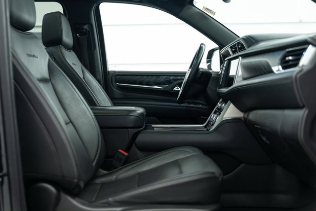 Used 2023 GMC Yukon XL Denali image 13