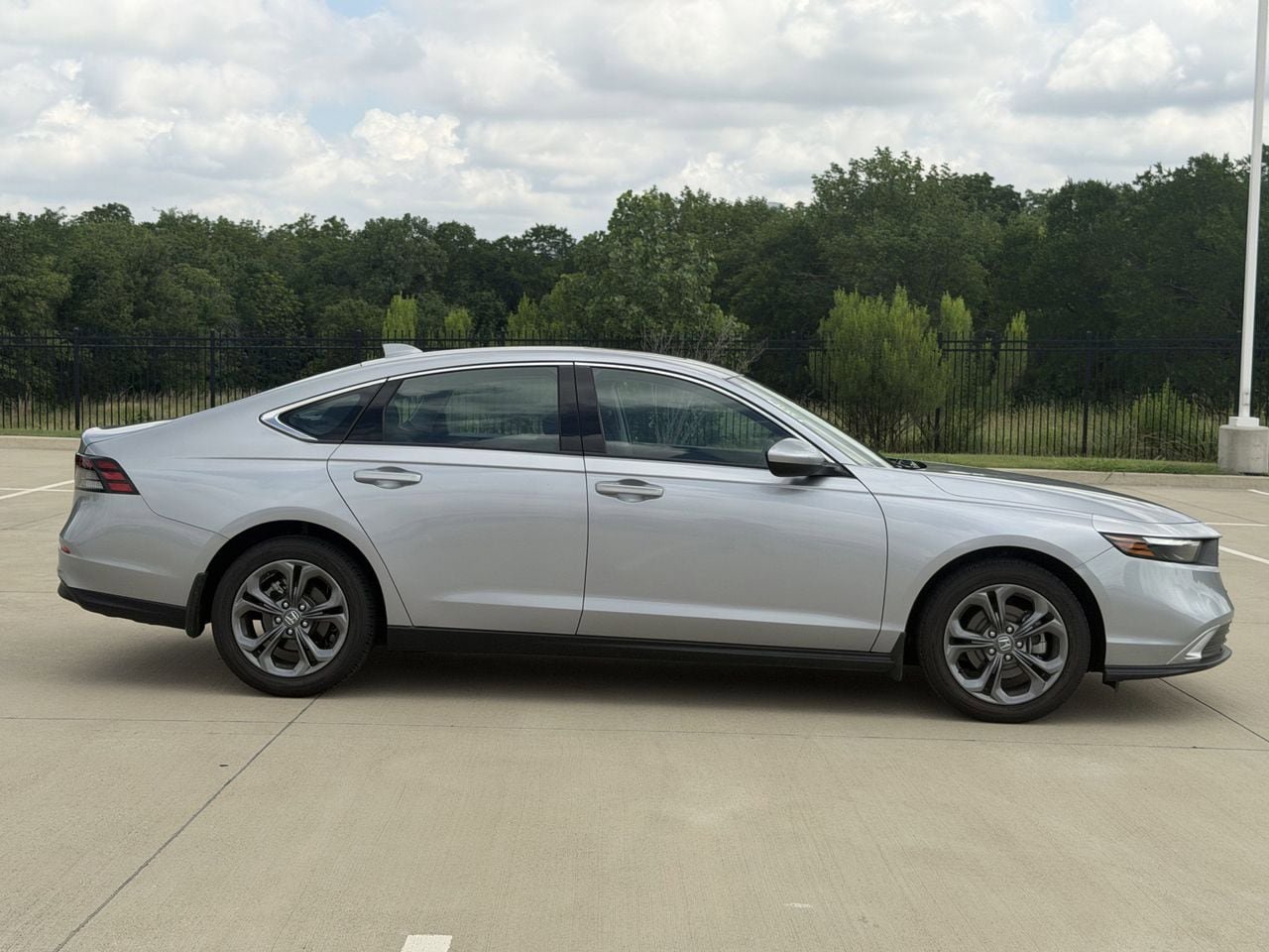 Used 2023 Honda Accord EX image 3