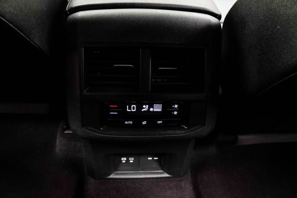 Used 2021 Volkswagen Atlas SE FWD image 22
