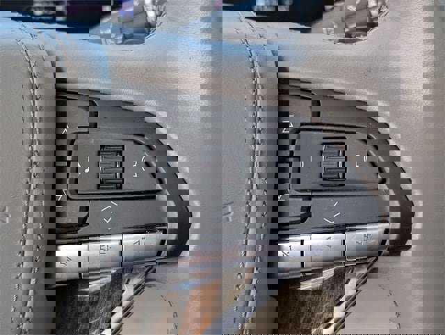 Used 2022 Cadillac Escalade ESV Premium Luxury Platinum image 19