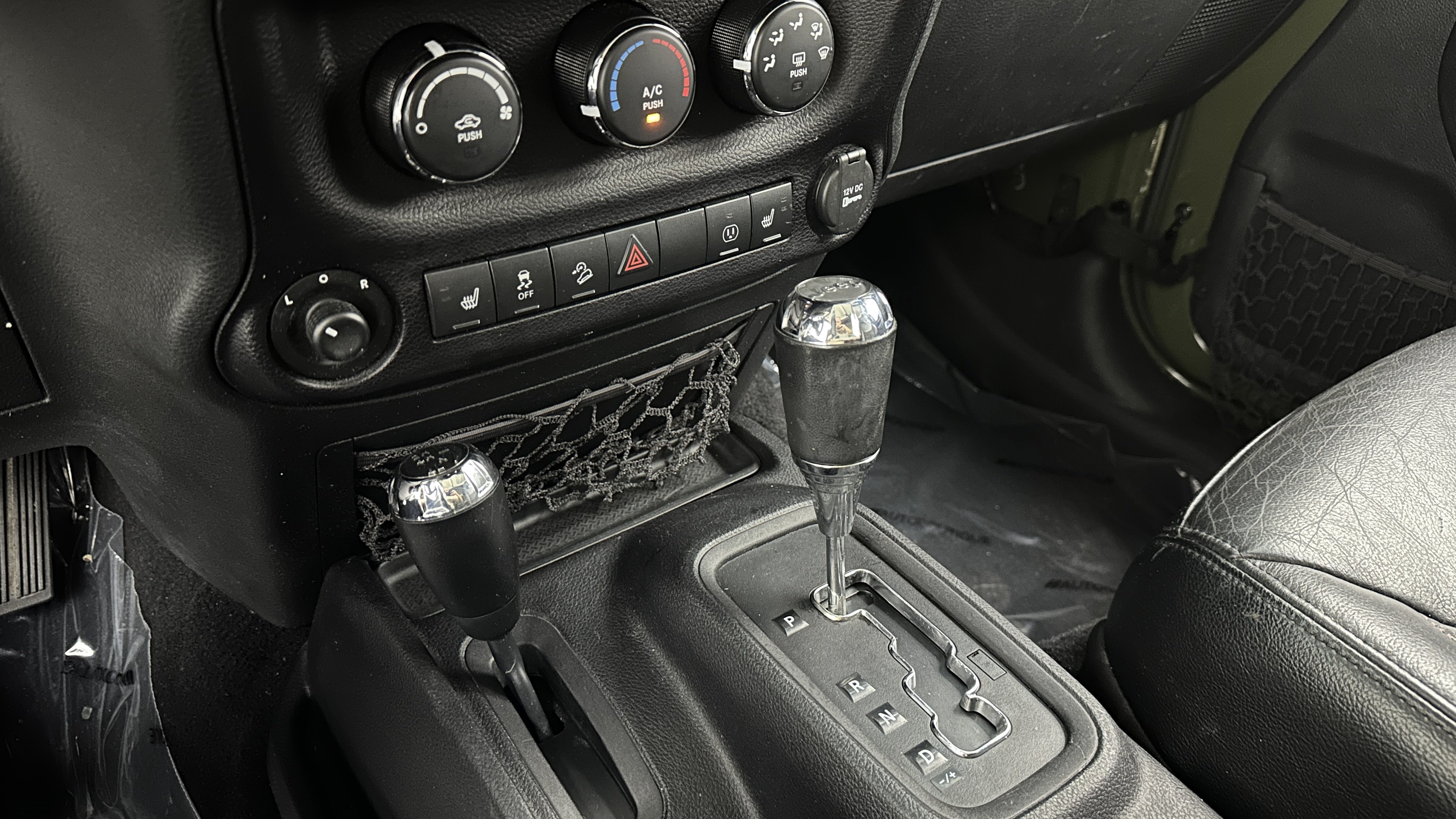 Used 2016 Jeep Wrangler Sahara AWD/4WD image 16