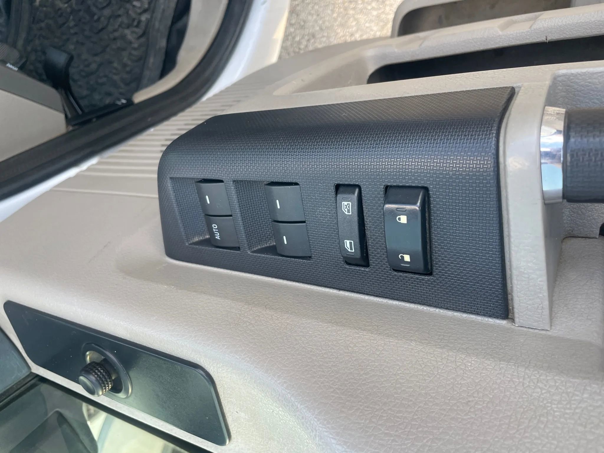 Used 2008 Ford F550 2WD Crew Cab Super Duty image 19