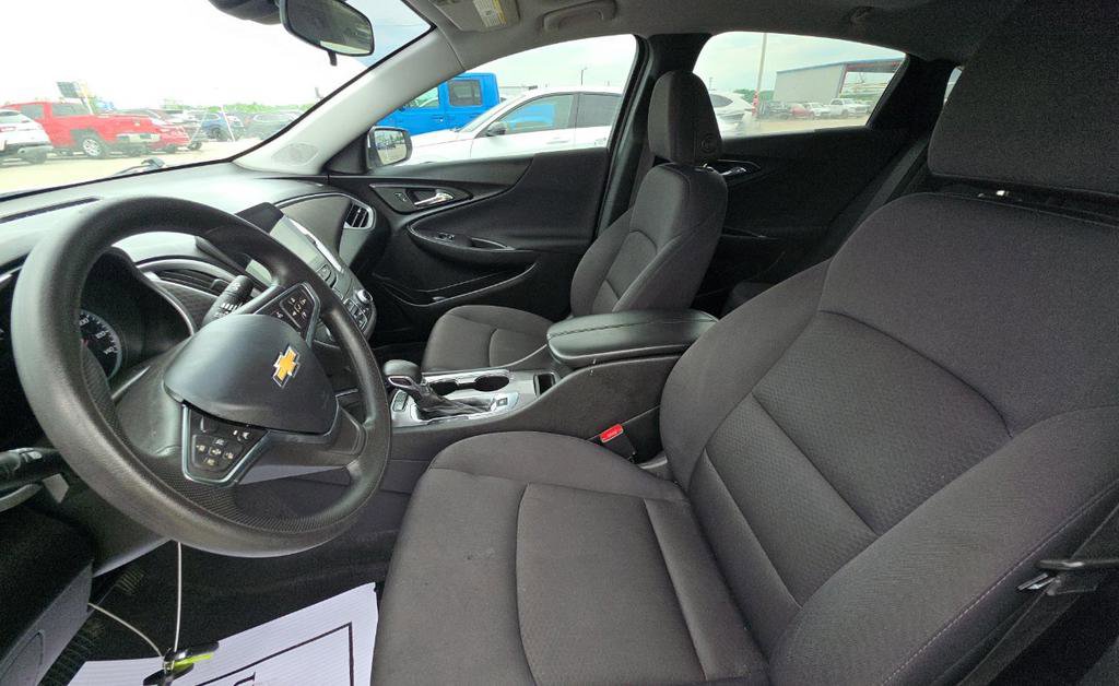 Used 2023 Chevrolet Malibu LT w/ Driver Confidence Package FWD image 9