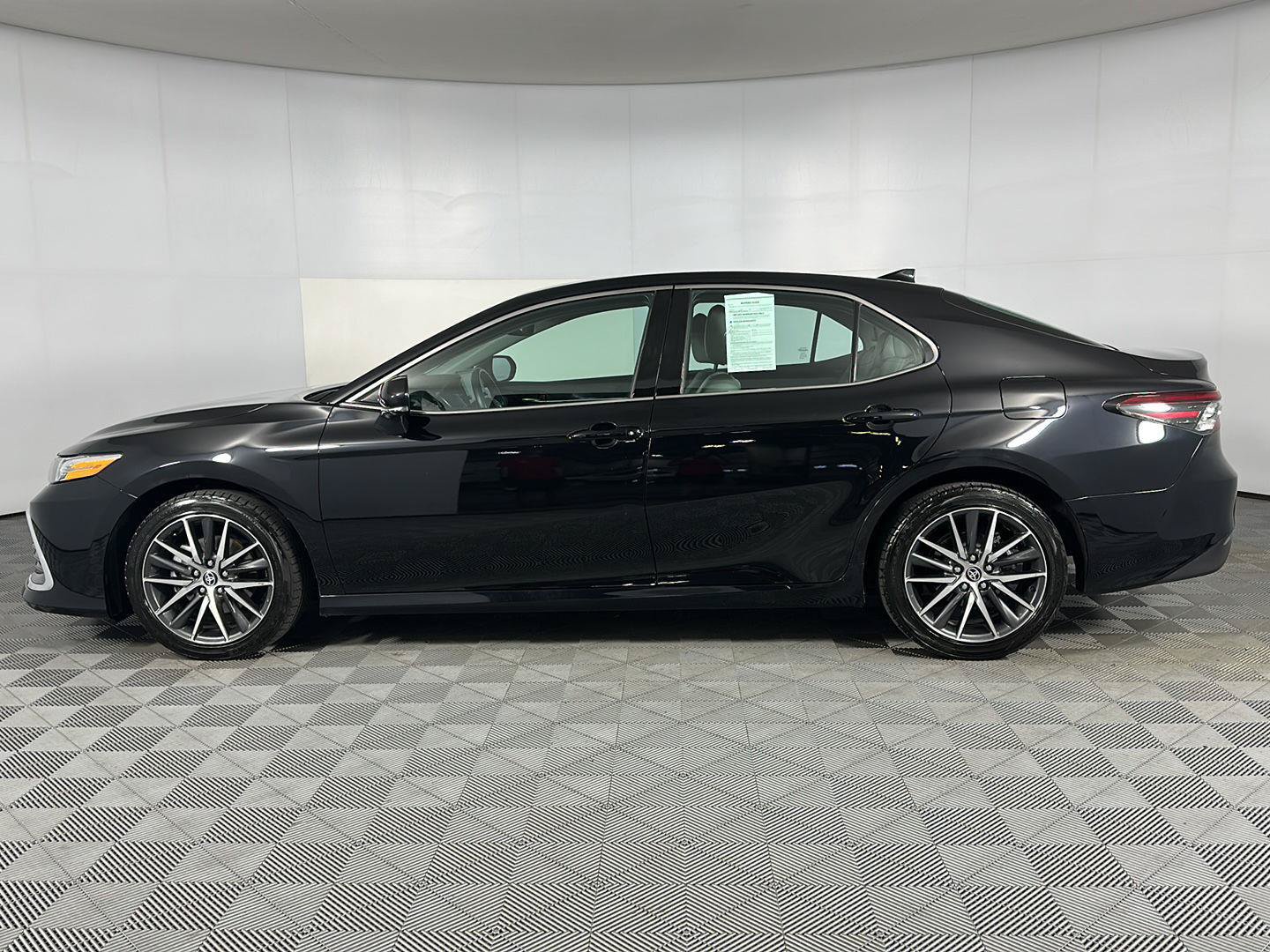 Used 2023 Toyota Camry XLE w/ Cold Weather Package AWD/4WD image 5