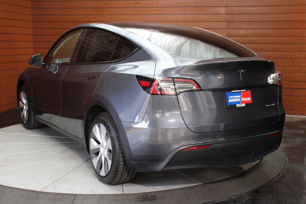 Used 2023 Tesla Model Y Long Range AWD/4WD image 33