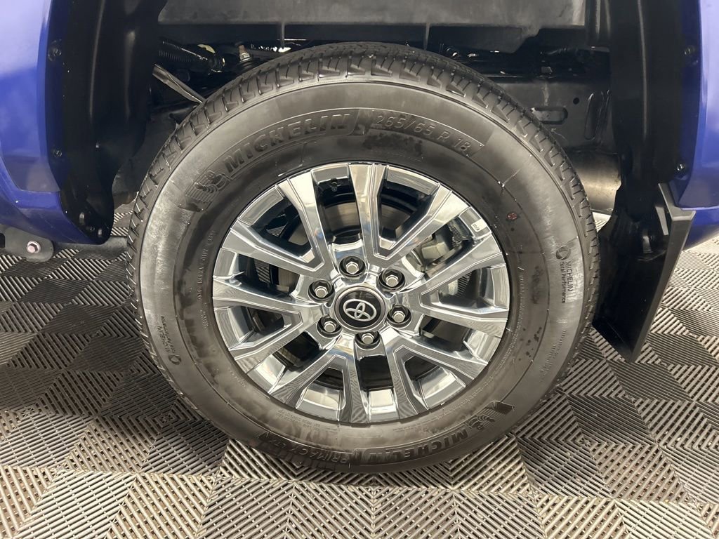 Used 2024 Toyota Tacoma Limited w/ Limited Package (LT) image 30