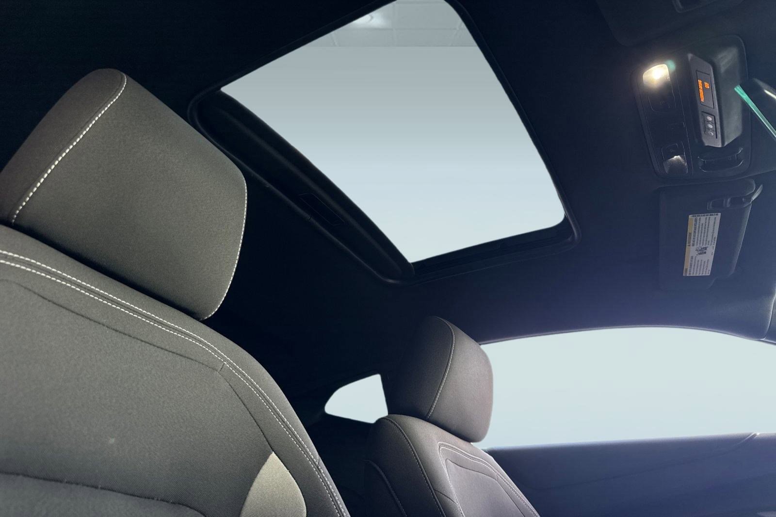 Used 2022 Chevrolet Camaro LT w/ RS Package image 14