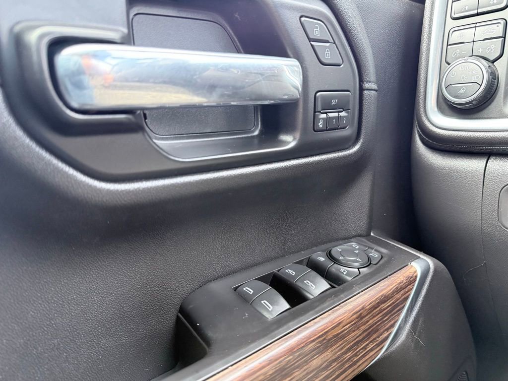 Used 2020 Chevrolet Silverado 1500 High Country w/ Technology Package image 12