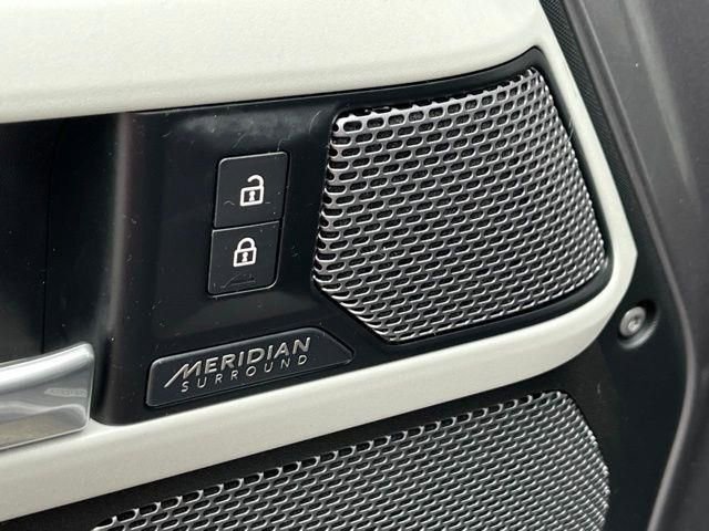 Used 2022 Land Rover Defender 110 X-Dynamic SE AWD/4WD image 18