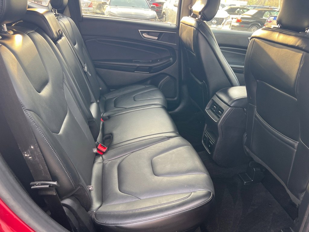 Used 2018 Ford Edge Titanium w/ Technology Package image 30