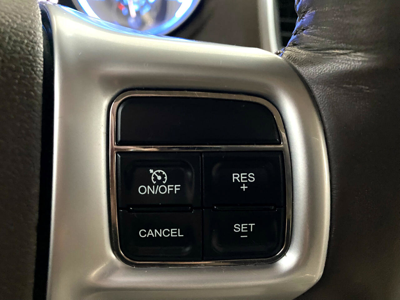 Used 2011 Chrysler 300 Limited w/ Luxury Group image 44