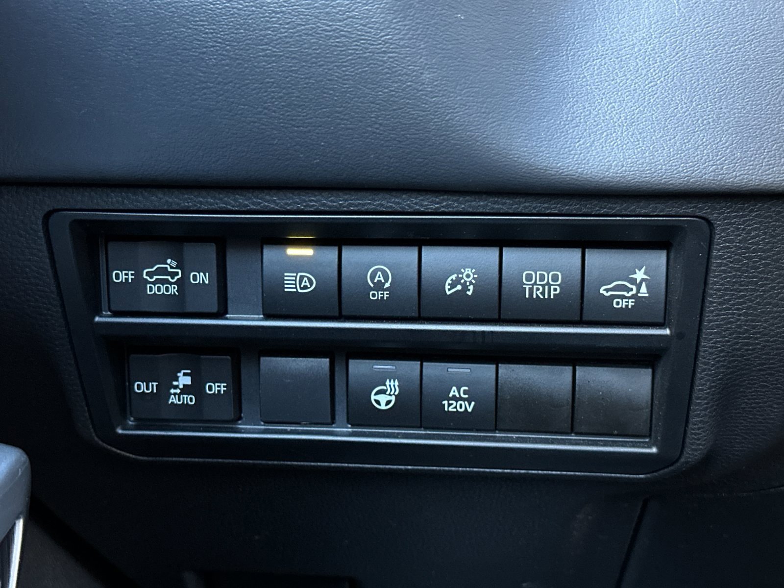 Used 2024 Toyota Tundra Platinum image 30