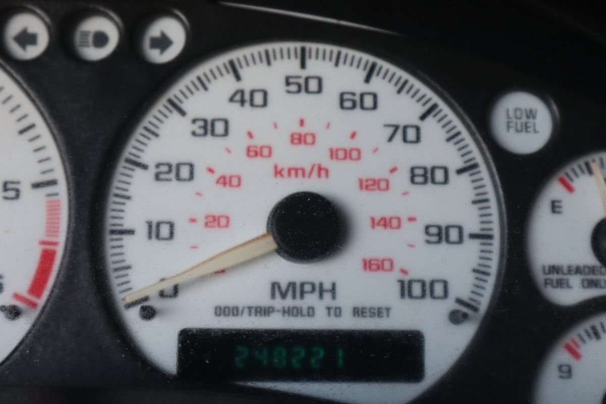 Used 2002 Chevrolet Blazer LS w/ Preferred Equipment Group AWD/4WD image 36