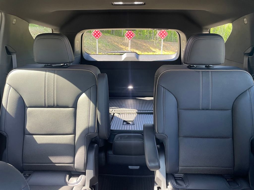 Used 2026 Chevrolet Traverse High Country w/ LPO, Floor Liner Package AWD/4WD image 19