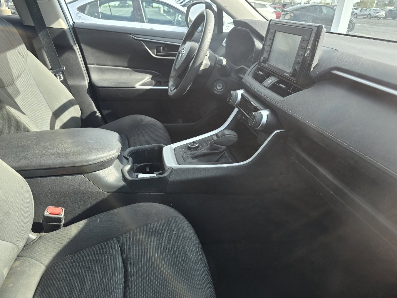 Used 2022 Toyota RAV4 LE image 16