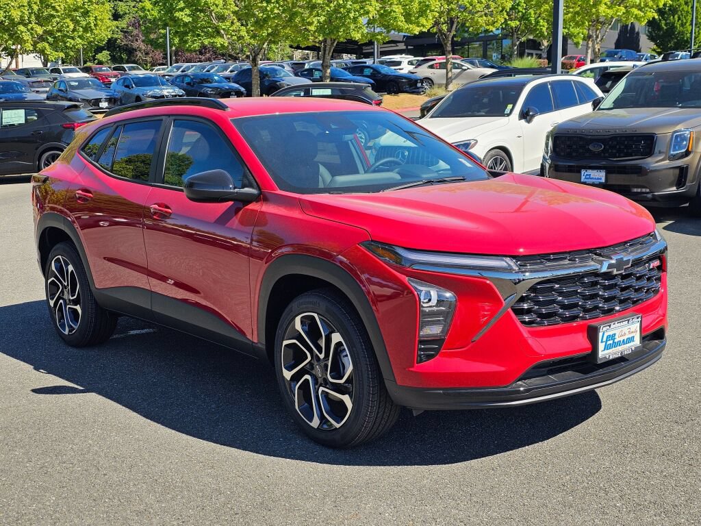 New 2026 Chevrolet Trax RS w/ Driver Confidence Package FWD image 3