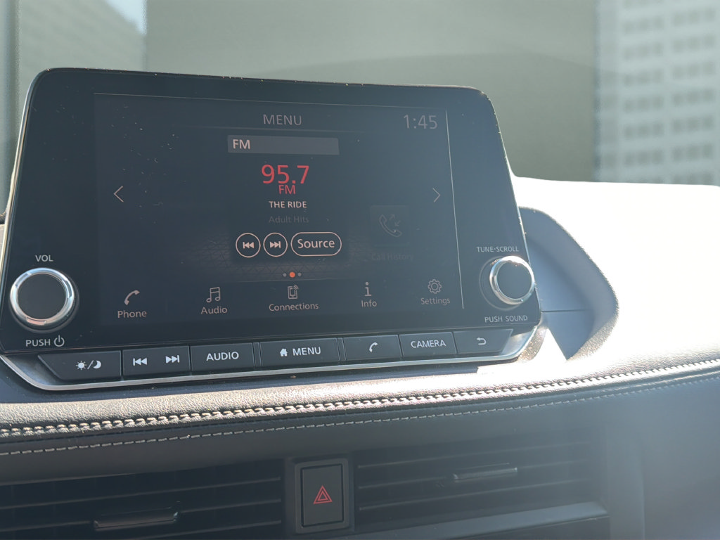 Used 2024 Nissan Rogue S FWD image 24