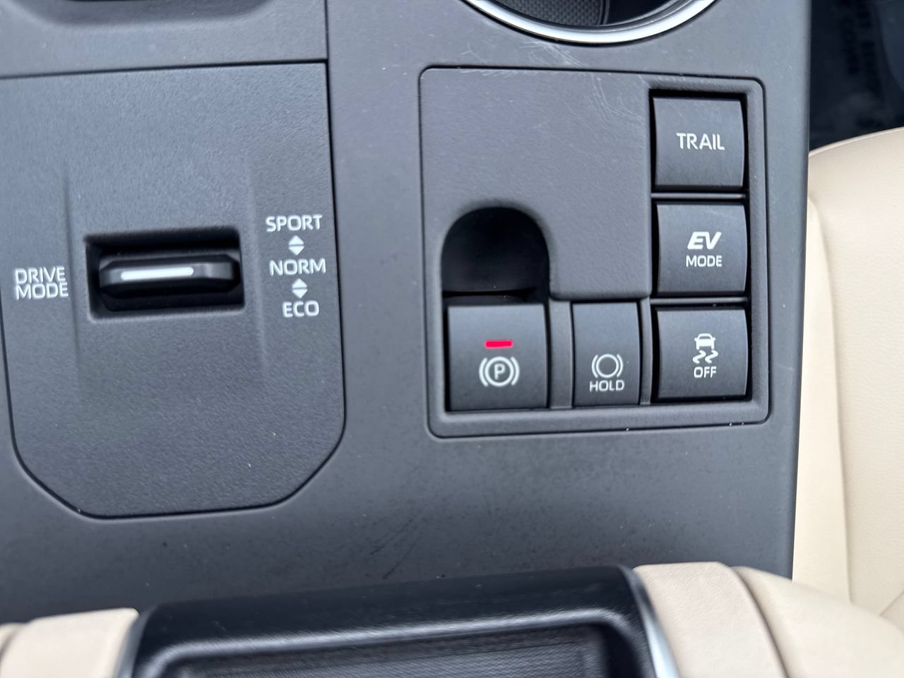 Used 2023 Toyota Highlander XLE AWD/4WD image 23