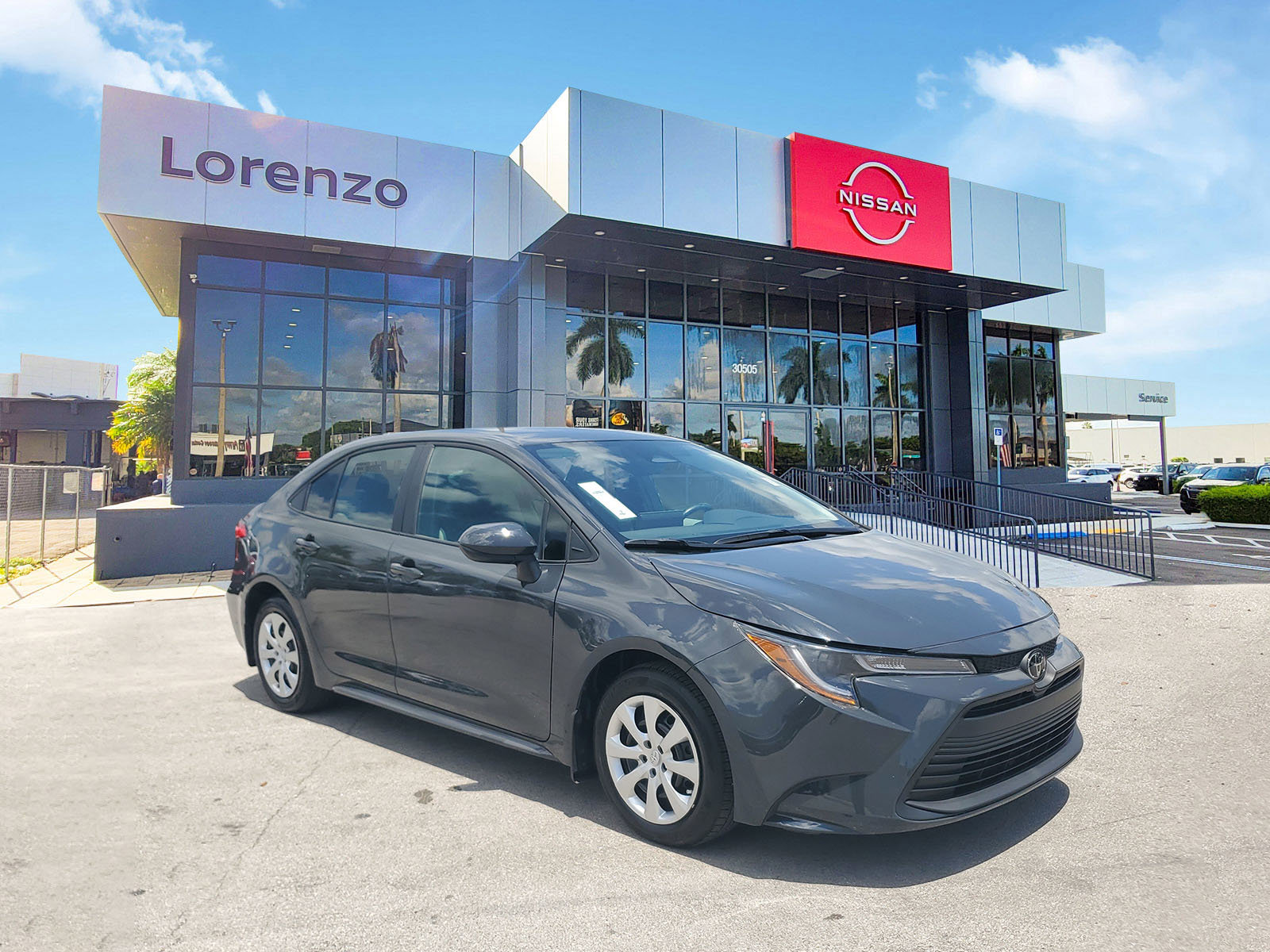 Used 2025 Toyota Corolla LE FWD image 3