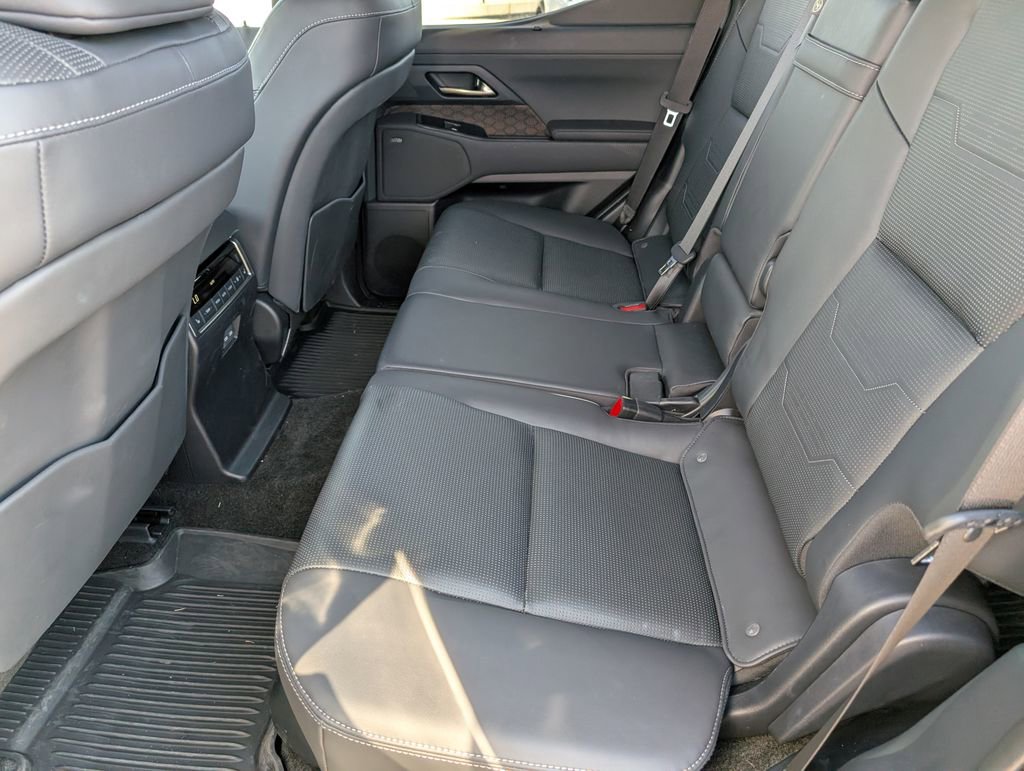 Used 2024 Lexus GX 550 image 13