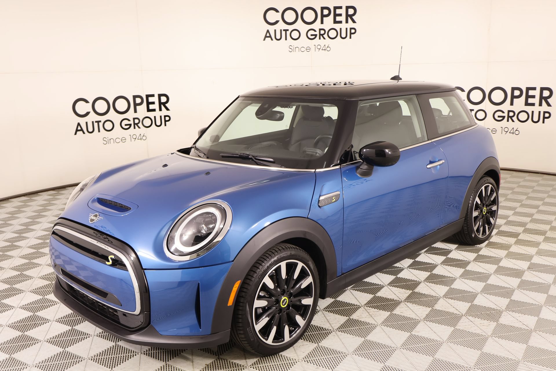 Used 2024 MINI Cooper SE FWD image 10