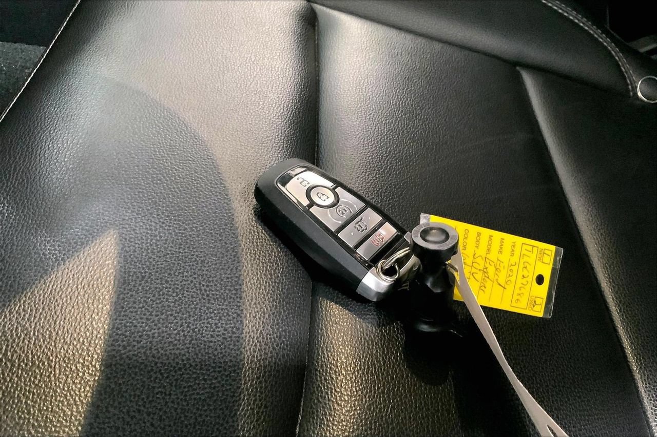 Used 2020 Ford Explorer XLT w/ Equipment Group 202A RWD image 19