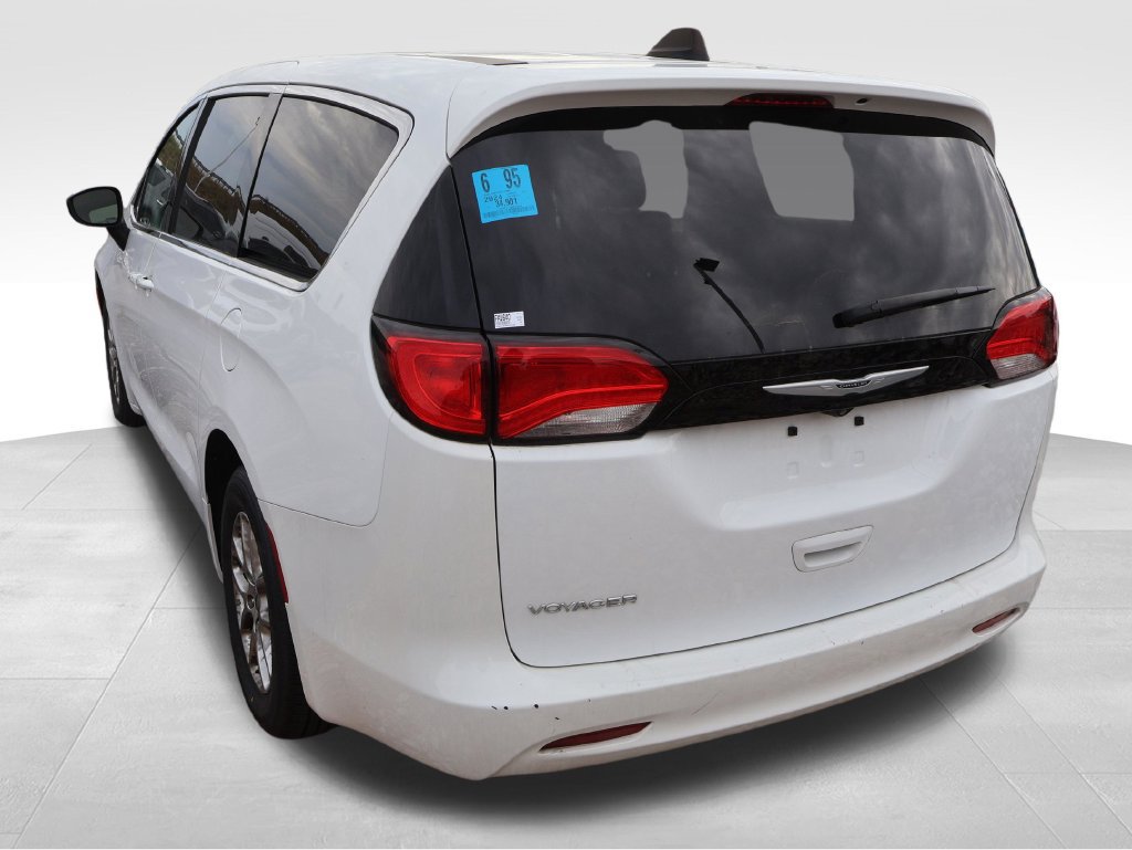 Used 2024 Chrysler Voyager LX FWD image 20