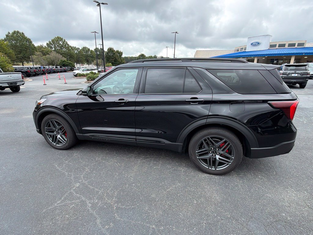 Used 2025 Ford Explorer ST AWD/4WD image 22