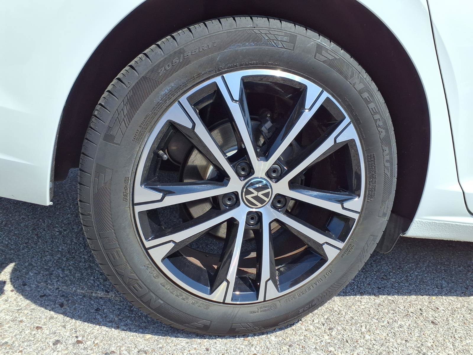 Used 2024 Volkswagen Jetta Sport FWD image 34