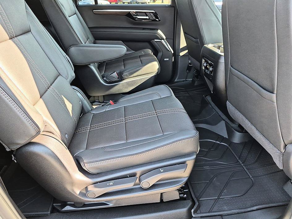 New 2026 Chevrolet Suburban High Country w/ Sun And Tow Package AWD/4WD image 35