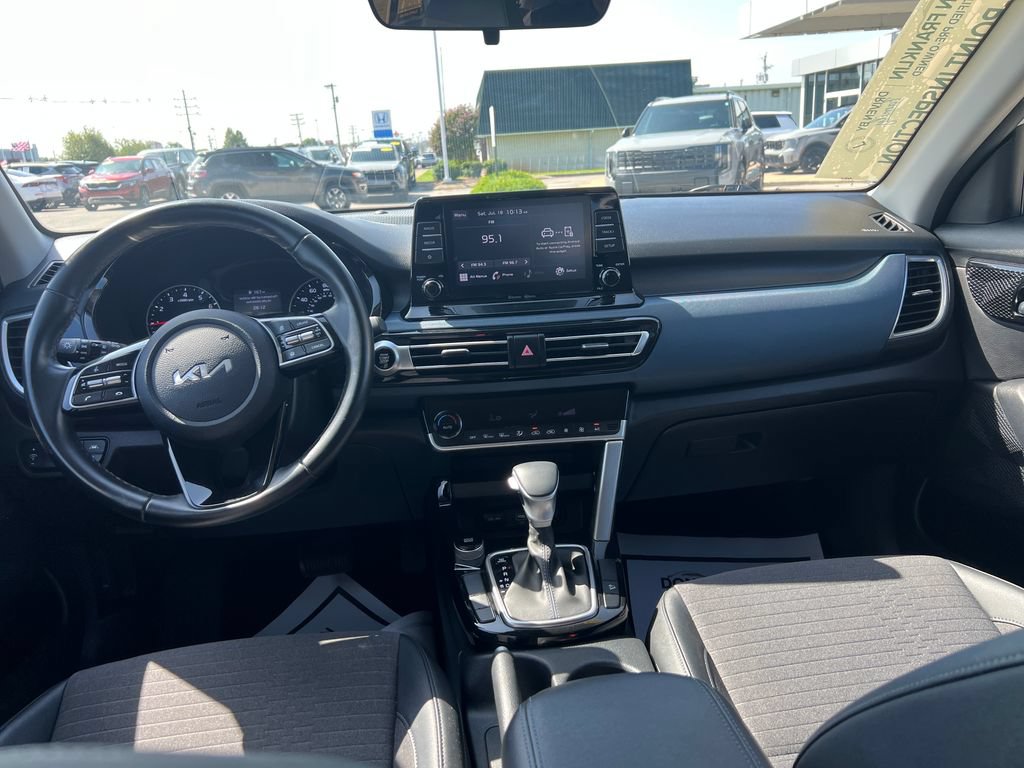 Used 2023 Kia Seltos S FWD image 15