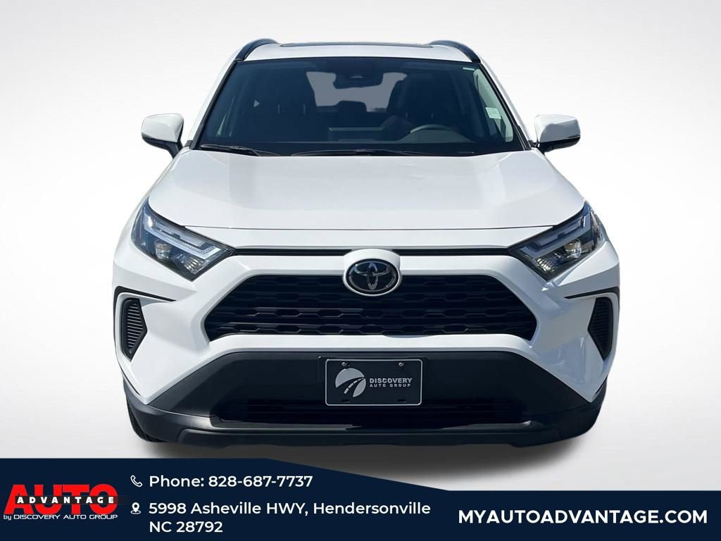 Used 2024 Toyota RAV4 XLE w/ Convenience Package image 4