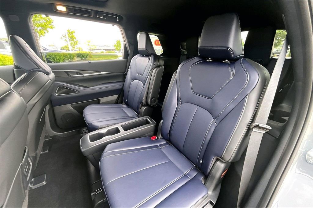 Certified 2026 INFINITI QX60 Sport w/ Dark Cargo Package AWD/4WD image 32