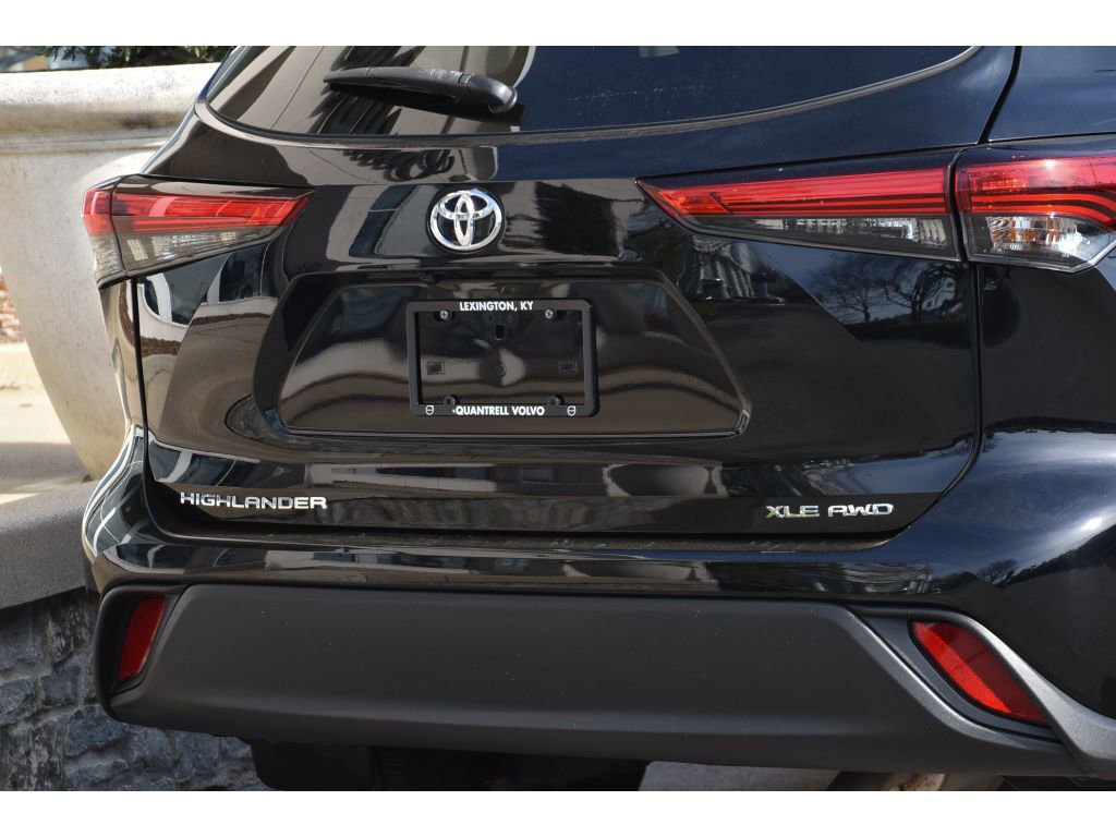 Used 2021 Toyota Highlander XLE image 29