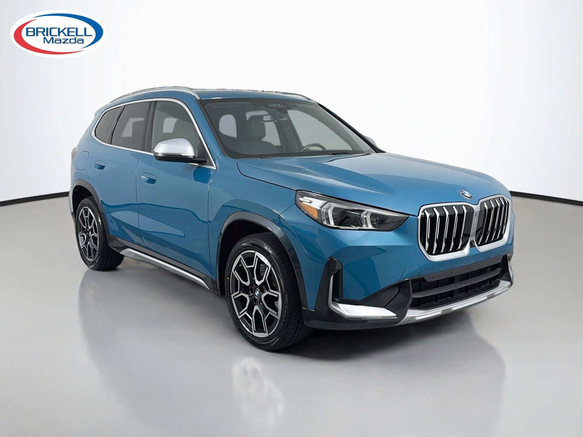 Used 2023 BMW X1 xDrive28i w/ Premium Package AWD/4WD image 2