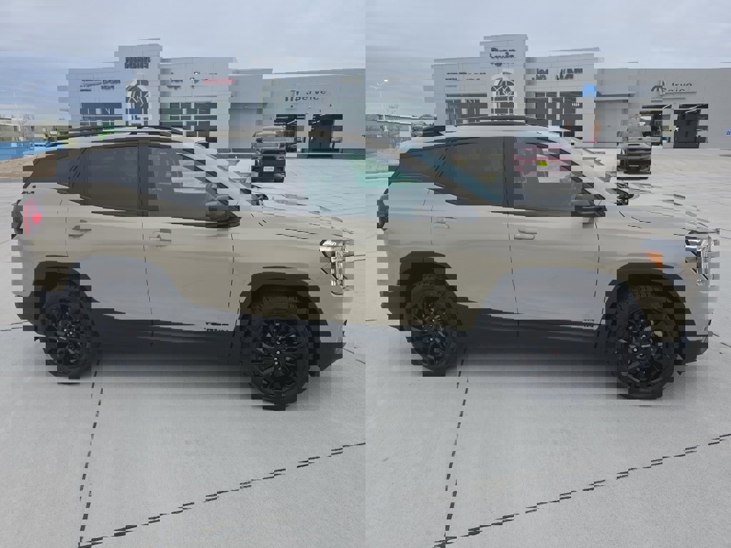 Used 2023 GMC Terrain SLE w/ Driver Convenience Package image 4