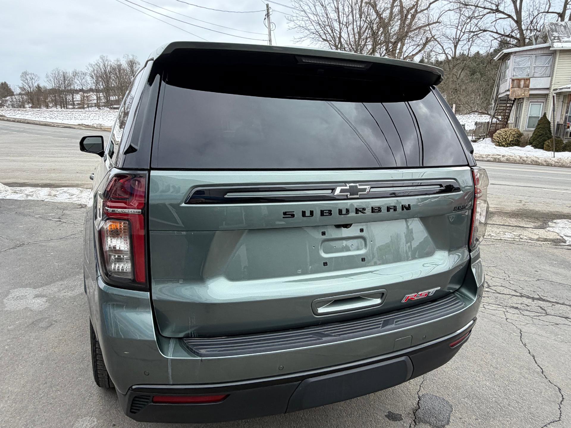 Used 2024 Chevrolet Suburban RST w/ Luxury Package image 6