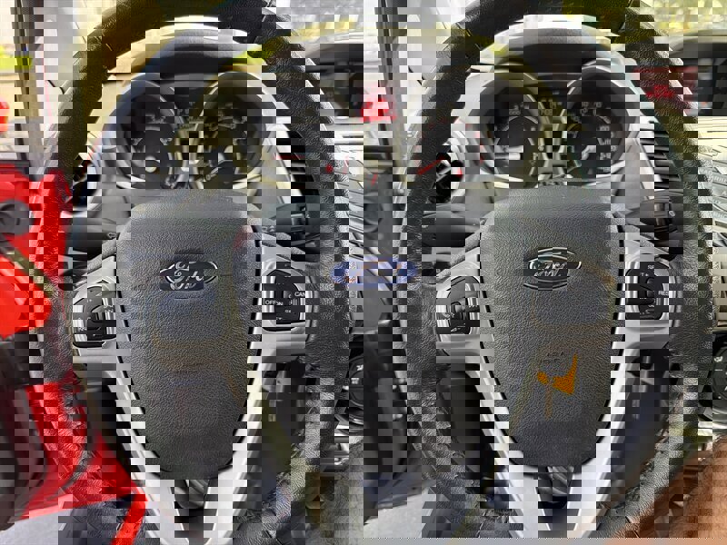 Used 2013 Ford Fiesta SE image 35