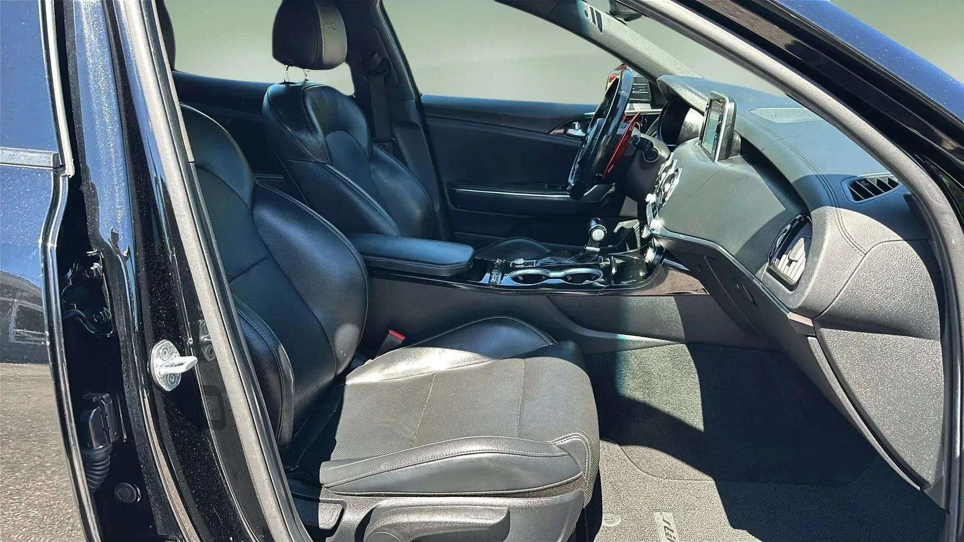 Used 2020 Kia Stinger GT-Line image 21