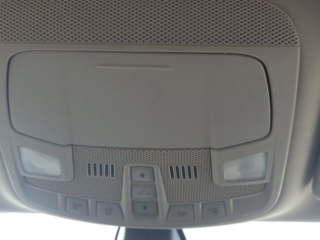 Used 2020 Ford Fusion SE image 26