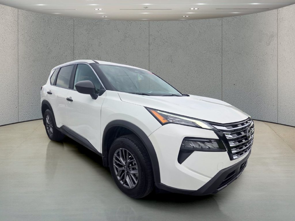Used 2026 Nissan Rogue S FWD image 7